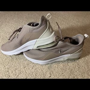 Nike Air Motion 2 Shoes in Pumice/Platinum Tint/Metallic Silver